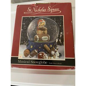 Vtg St Nicholas Square Musical Snow Globe Teddy Bear Picnic (Football) Sports‎